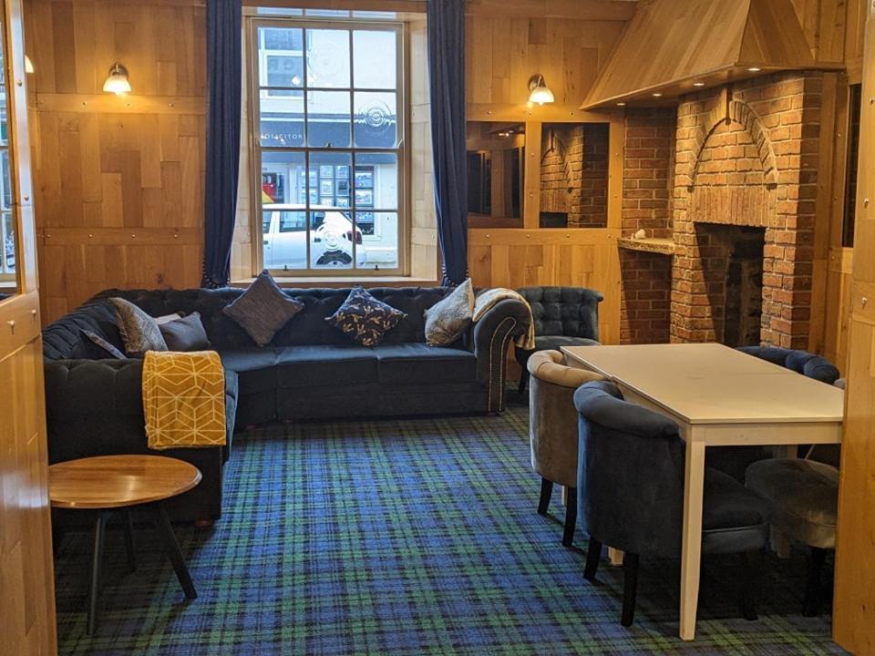 Crown Hotel Langholm Exterior photo